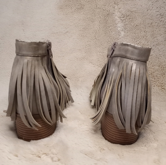 London Rag Western Metallic Grey Fringe Bohemian Block Heel Ankle Bootie - Picture 7 of 12